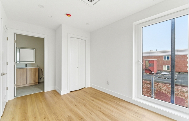 3 beds, 2 baths, 1,046 sqft, $6,125, Unit 602