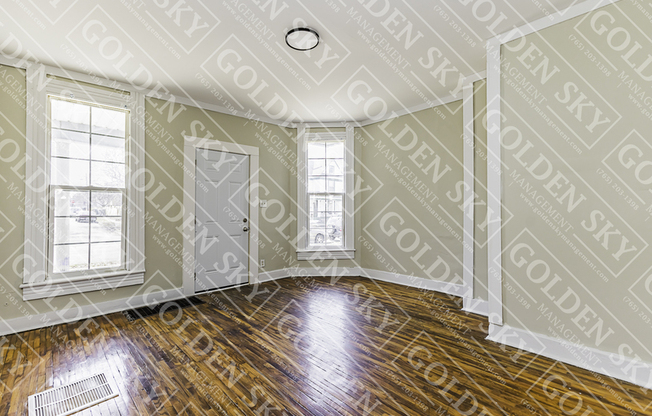 826 W MAIN