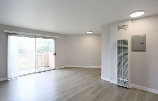 OPEN HOUSE: Sunday (10/18) 12:30pm-1:15pm. MOVE-IN SPECIAL! Fully Remodeled, Spacious 2BR/1BA, Small deck with Views, Shared Laundry (5400 Highland #4)