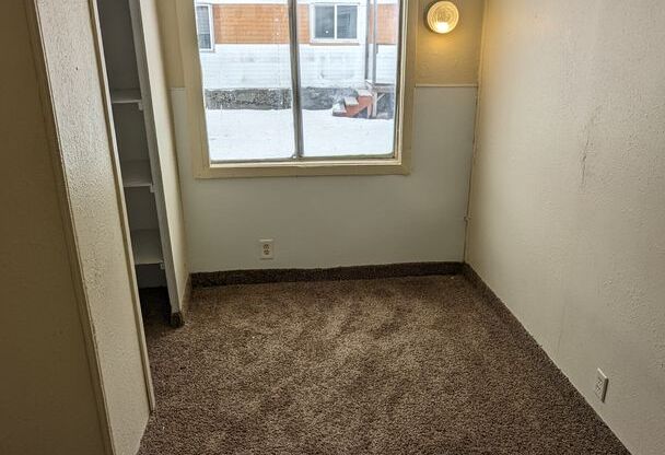 3 beds, 1 bath, 778 sqft, $1,195, Unit #6