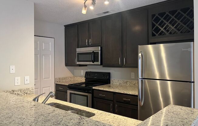 1 bed, 1 bath, 816 sqft, $1,775, Unit 6025102RP-1