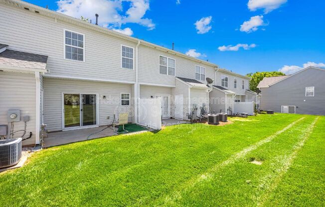 3 beds, 2.5 baths, 1,387 sqft, $1,695