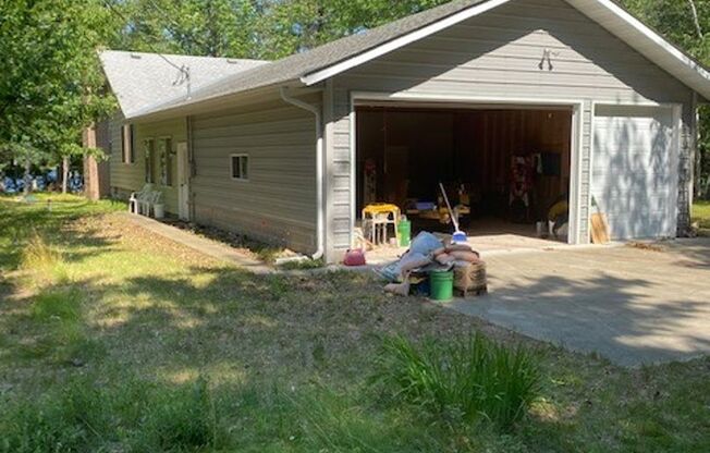 3 Bedrooms, 2 Bathrooms Single Family Home in Crosslake, MN on the Whitefish Chain of Lakes year-round rental (Rush Lake)