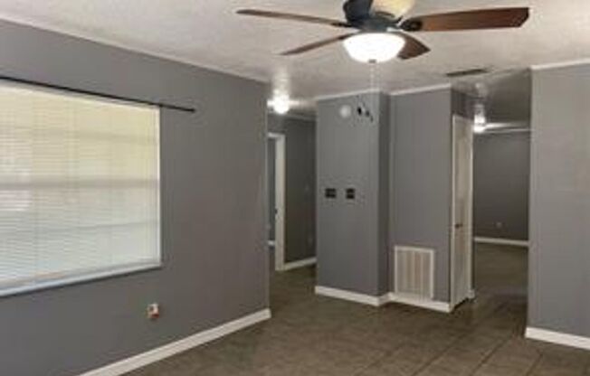 3 Bedroom / 1.5 Bath Cottage Style Sanford Home - AVAILABLE NOW!