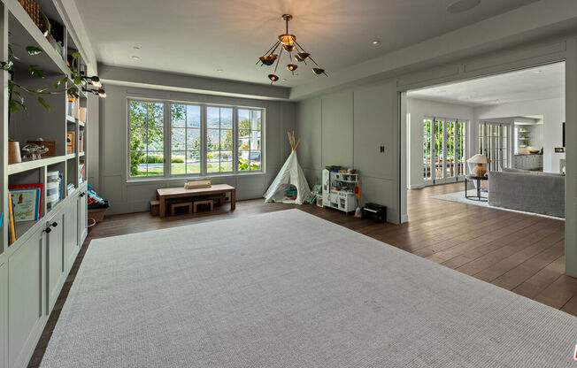 1319 Amalfi Dr