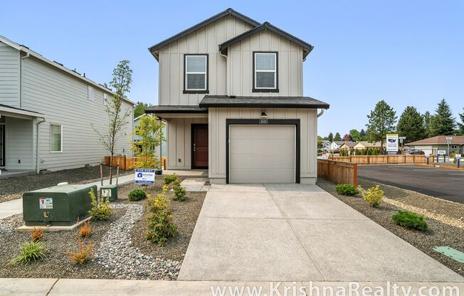 Modern 3-Bedroom Home with Upstairs Loft, Central A/C & Fenced Backyard