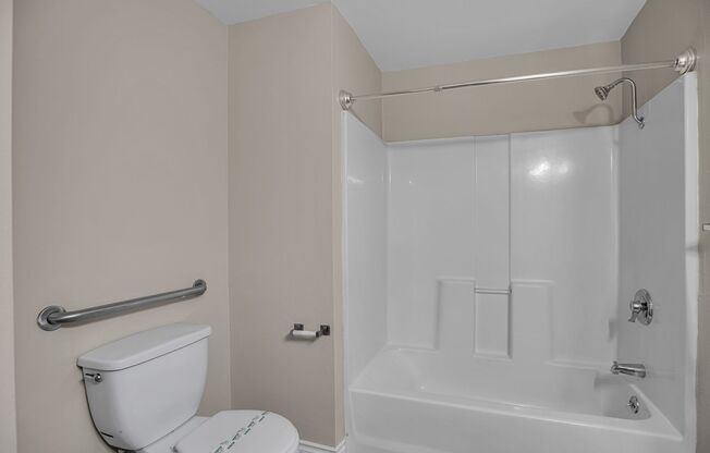 2 beds, 1 bath, 850 sqft, $1,395, Unit 340-43