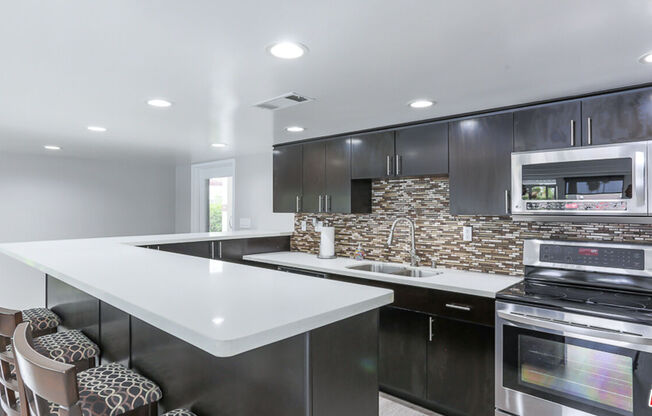 1 bed, 1.5 baths, 1,009 sqft, $3,990, Unit 1112