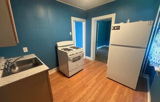 2 beds, 1 bath, $1,100, Unit UNIT 1