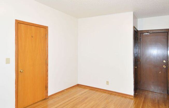 2 beds, 2 baths, 950 sqft, $1,400, Unit 10 - 110