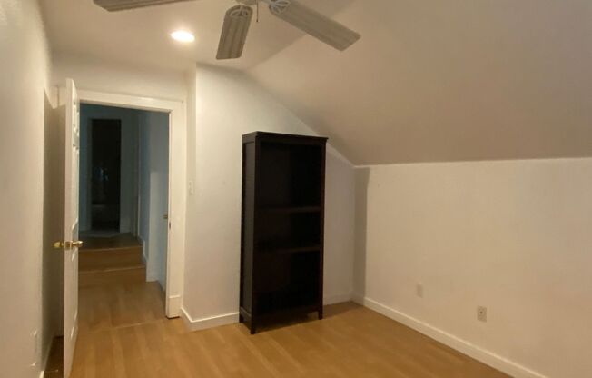 1 bed, 1 bath, 662 sqft, $850, Unit 3