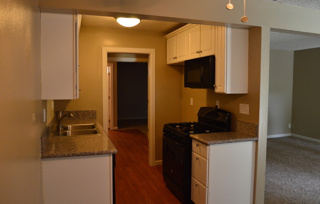 1 bed, 1 bath, 738 sqft, $2,128, Unit C6