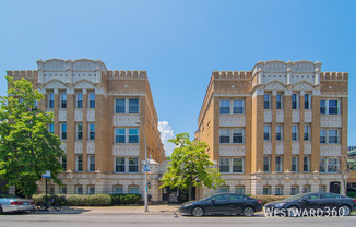 4240 N CLARENDON