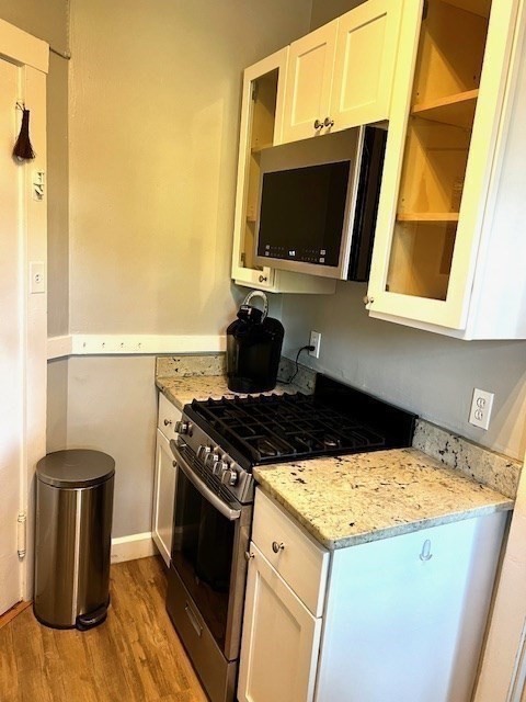 2 beds, 1 bath, 846 sqft, $3,250, Unit 21