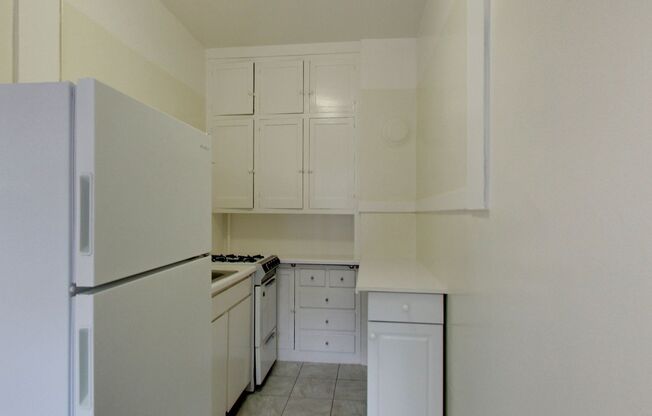 Studio, 1 bath, $2,295