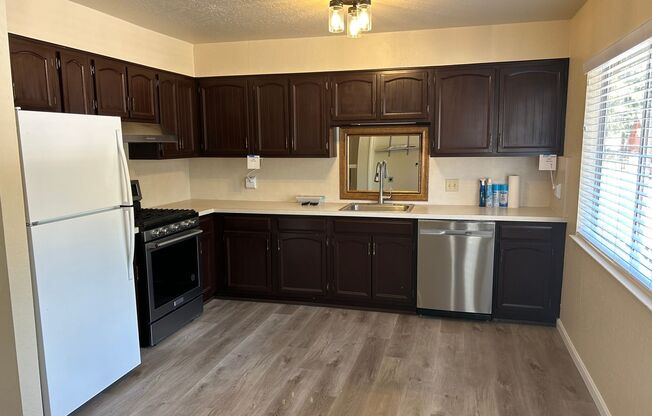 2 beds, 1 bath, 1,000 sqft, $2,100