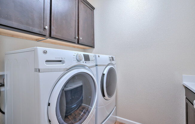 3 Bedroom 2.5 Bath 2 Car Garage Condo At Coopers Place in Livermore!