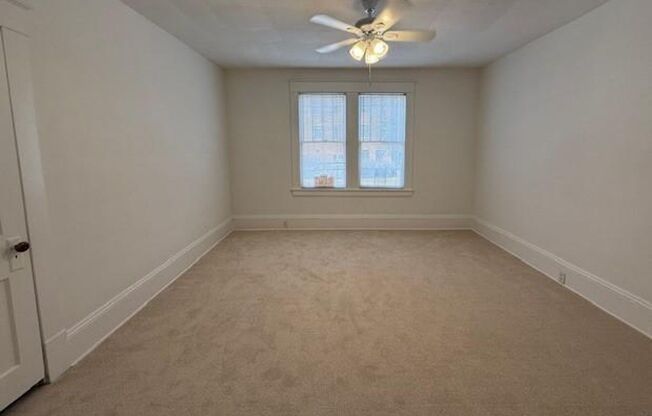 2 beds, 1 bath, $1,595, Unit APARTMENT B