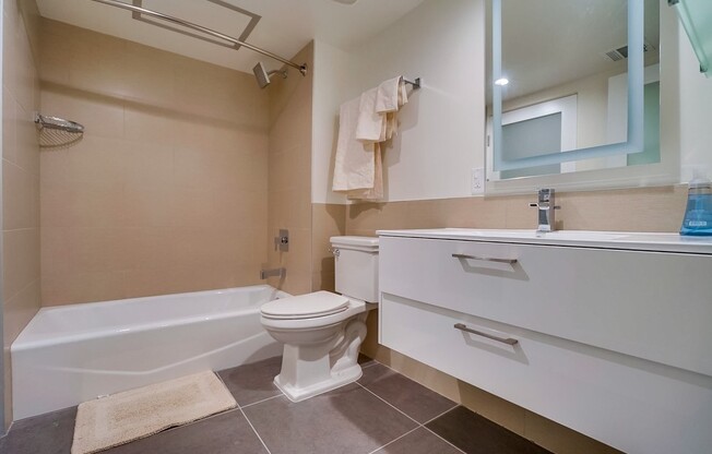 1 bed, 1 bath, 655 sqft, $1,800, Unit M06