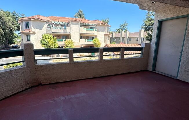 1 bed, 1 bath, $2,050, Unit 127D