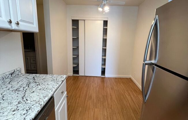 1 bed, 1 bath, 592 sqft, $1,129, Unit 116