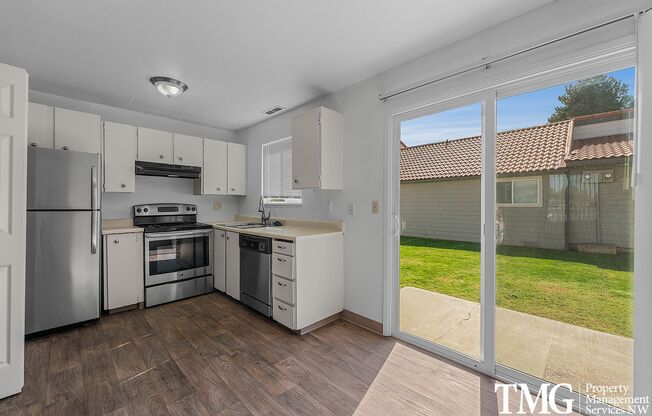 2 beds, 1.5 baths, 1,000 sqft, $1,495, Unit 1330-H5