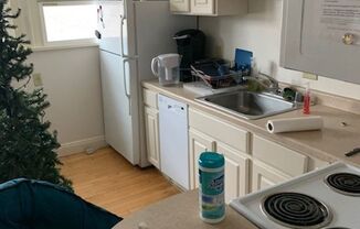 2 beds, 1 bath, $1,610