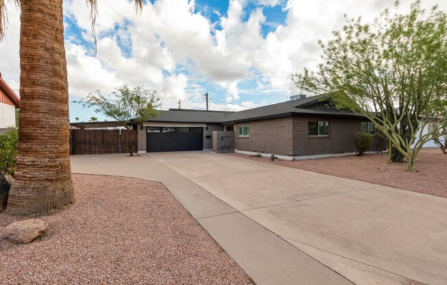 NEWLY RENOVATED SLEEK AND MODERN 4 BEDROOM TEMPE HOME!