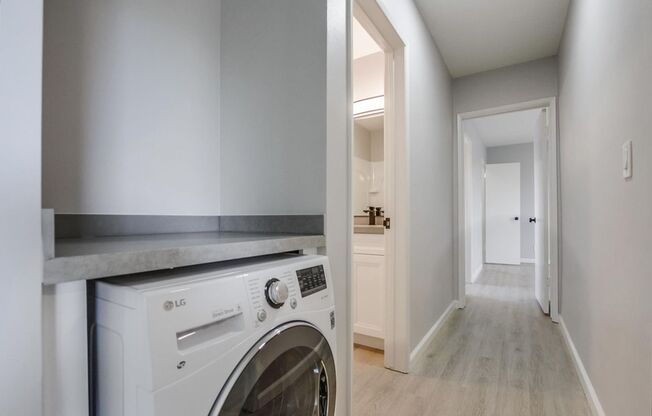1 bed, 1 bath, $3,300, Unit 15