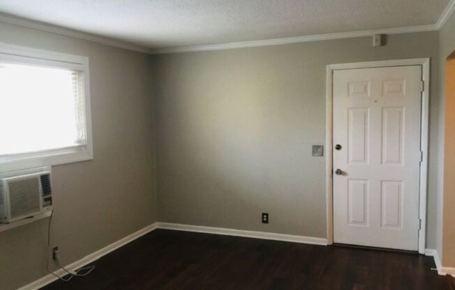 AVAILABLE NOW. Cute 1 bedroom 1 bath apartment in the heart of West Nashville. Only $1,100 per month. Onsite Laundry Facilities.