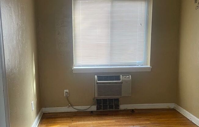 2 beds, 1 bath, 850 sqft, $850