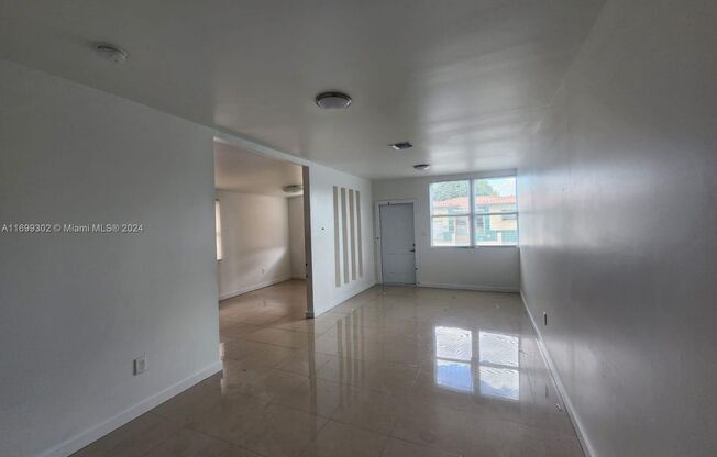 1726 SW 25th Ave unit 1 (A11699302)