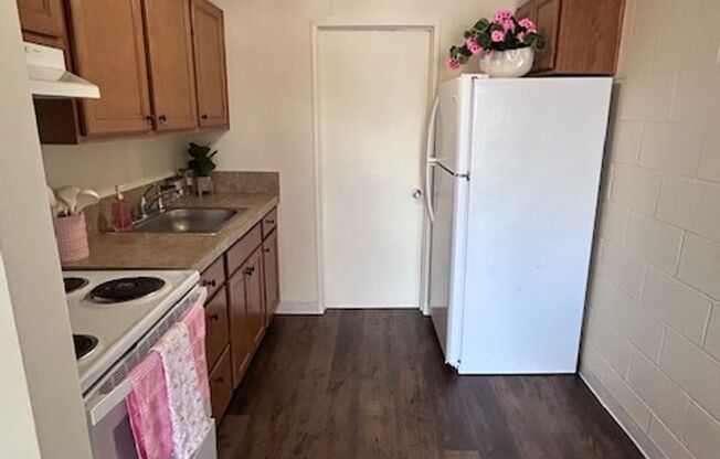 1 bed, 1 bath, 450 sqft, $1,095, Unit 216