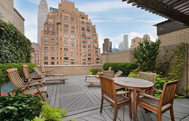 Studio, 1 bath, $3,400, Unit 7J