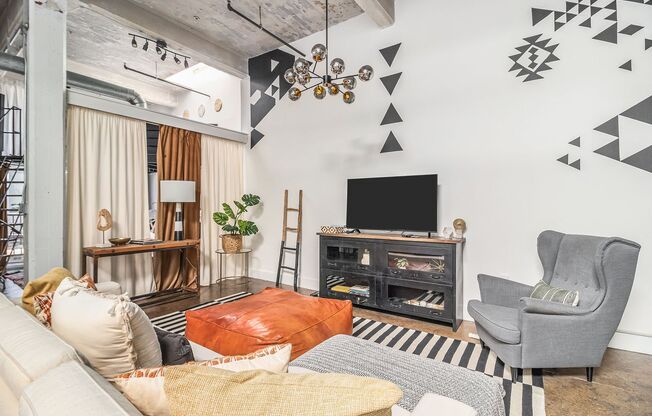 2 beds, 1 bath, $2,695, Unit Unit 262