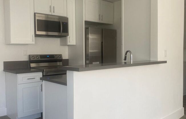2 beds, 2 baths, $2,750, Unit 304