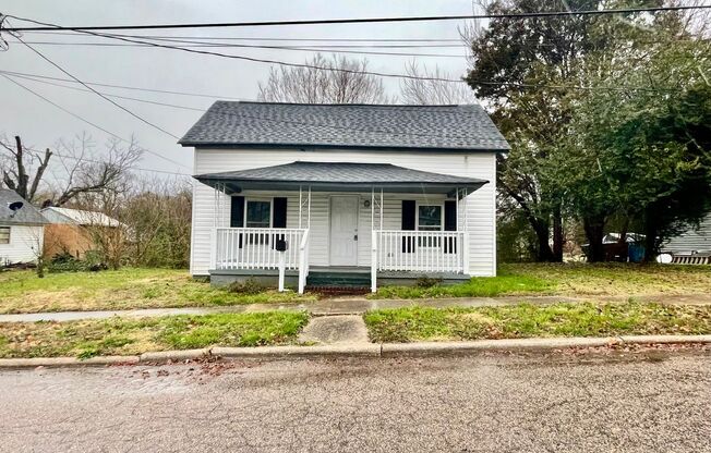 Cute 4 bedroom 2 ba Home Located in Salisbury