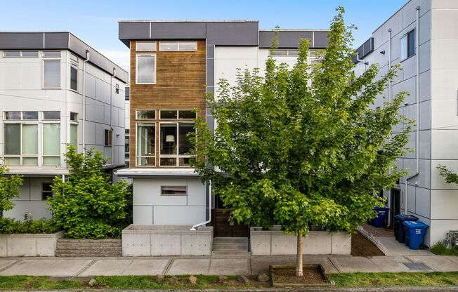 223 NW 87 ST