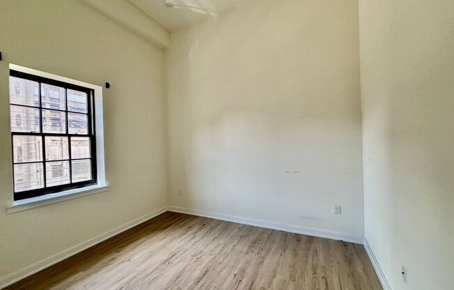2 beds, 1 bath, 837 sqft, $2,000, Unit 301