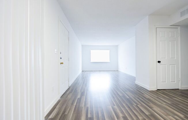 3 beds, 1.5 baths, 1,300 sqft, $1,439, Unit 120H