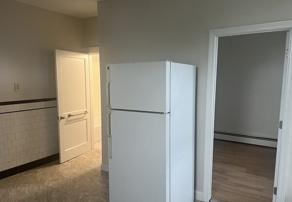 1 bed, 1 bath, 700 sqft, $2,100, Unit 3