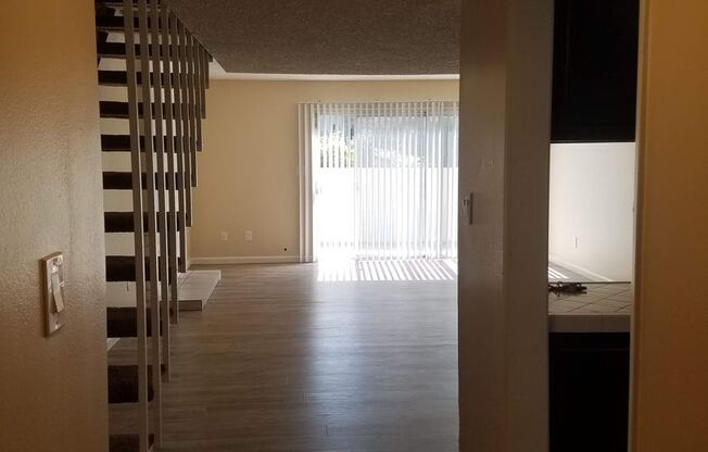 2 beds, 1.5 baths, 1,090 sqft, $1,650, Unit 38