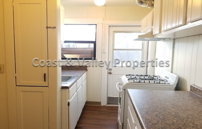 2-4 1/2 Villa Street