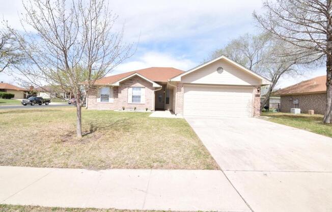 4201 BLUESTEM LN