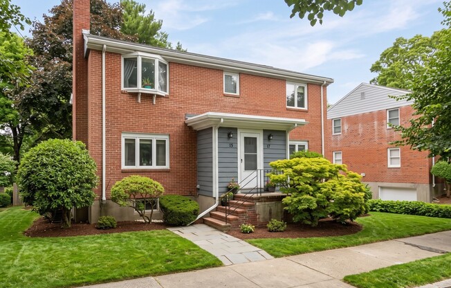 17 BELMONT RD