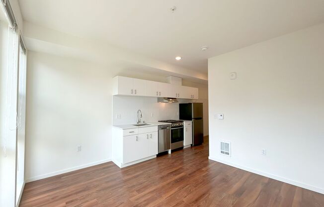 Studio, 1 bath, 240 sqft, $1,475, Unit 504