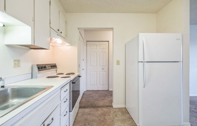 1 bed, 1 bath, 665 sqft, $895, Unit 10