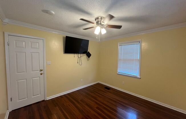 3 Bedroom Home in Live Oak Neighborhood