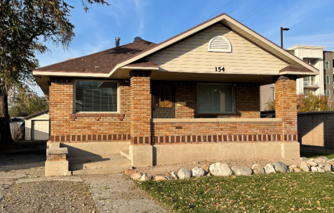 154 W CTR ST