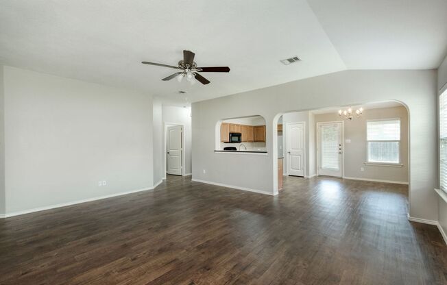 Nice 3B/2B Home in Settlers Overlook!